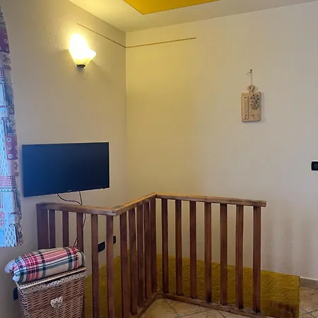 Arianna Trilocale Sises Apartman